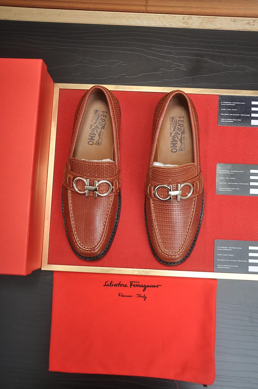 Men's shoes 💰460💶 [Ferragamo/Ferragamo] The latest model in the counter. Original imported open-sided high-quality cowhide hand-woven + imported 🐂 cowhide + original luxury metal buckle + original combined outsole. Comparison without pressure 38--45 (45 custom-made)